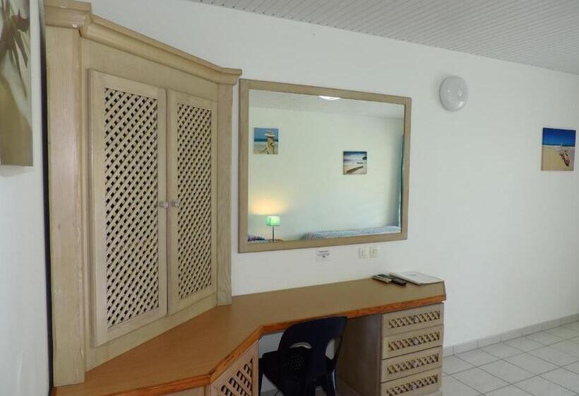 ホテル Residence Les Cayalines