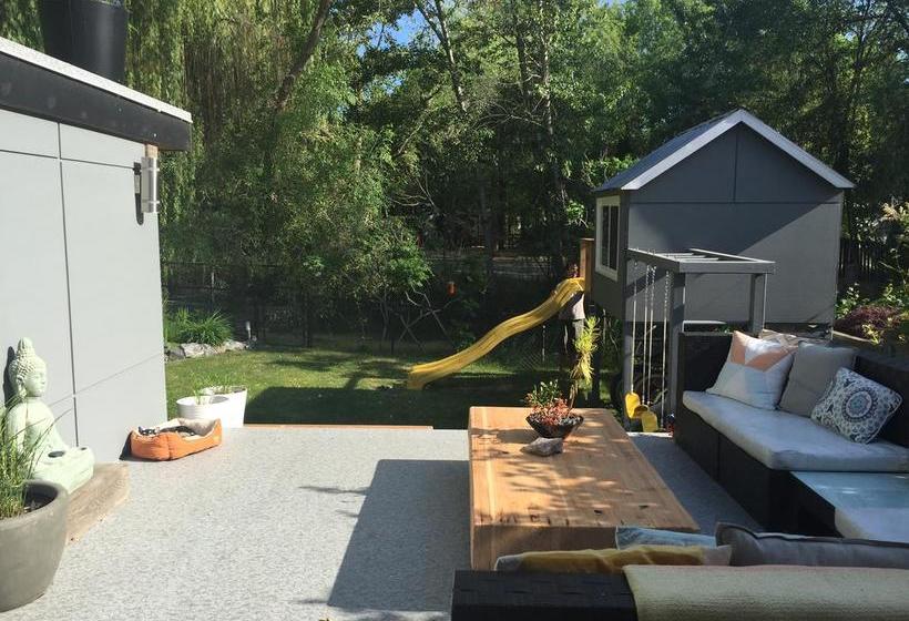 酒店 Serenity Stay Bed & Breakfast