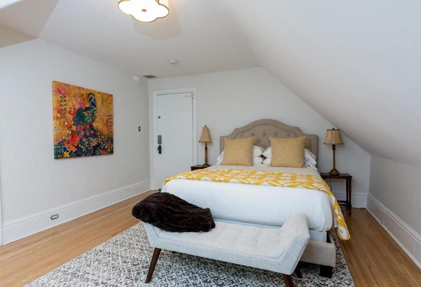 호텔 The Secret Garden B&b Inn