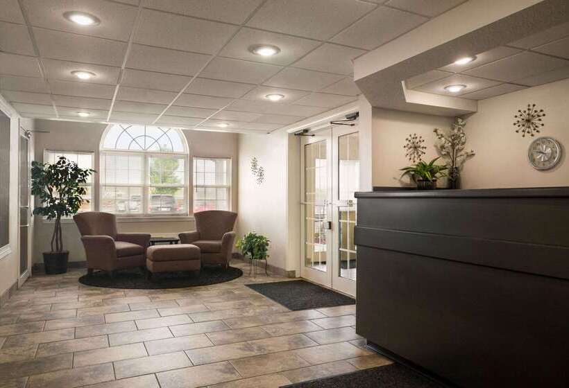 فندق Travelodge By Wyndham Fort Scott