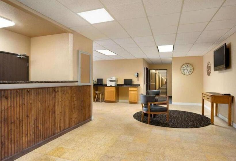 فندق Travelodge By Wyndham Gillette