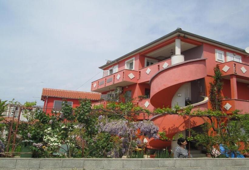 ホテル Villa Nada