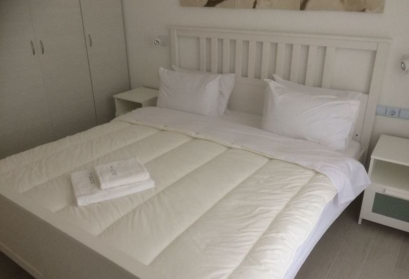 Maroulina's Boutique Studios & Apartments