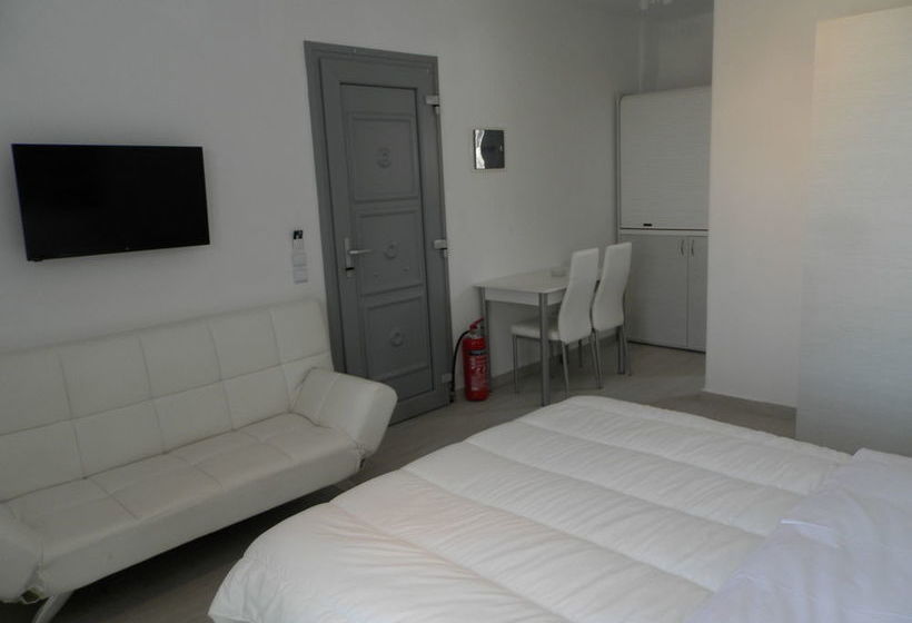 Maroulina's Boutique Studios & Apartments