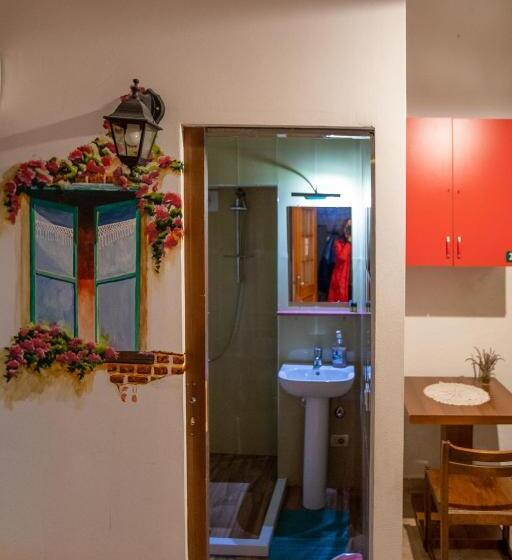 Mi Casa Es Tu Casa Shkodra Backpackers Hostel