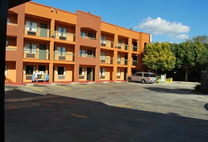 מוטל Travel Plaza Inn