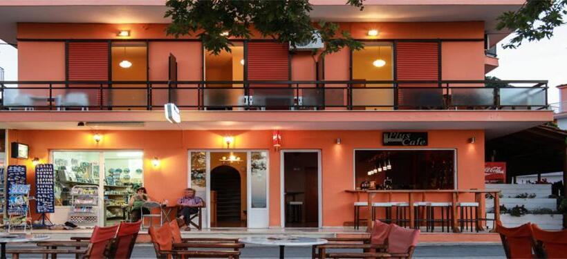 פנסיון Astir Rooms