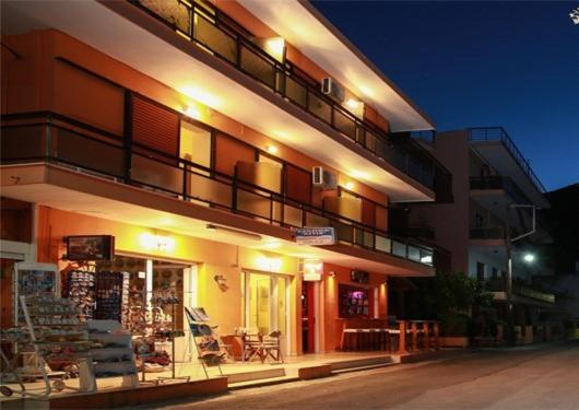 פנסיון Astir Rooms