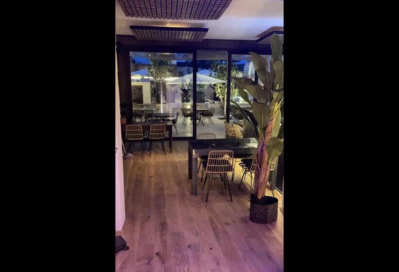 Petit Hotel C An Mel