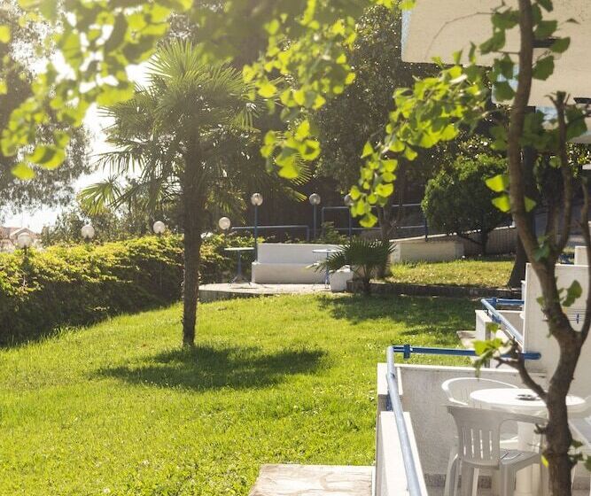 Roditsa Patritsia Apartments