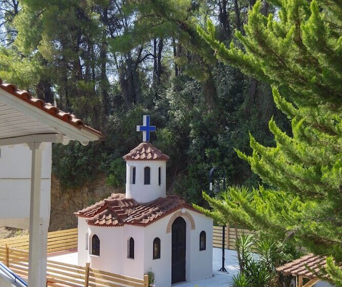 Roditsa Patritsia Apartments