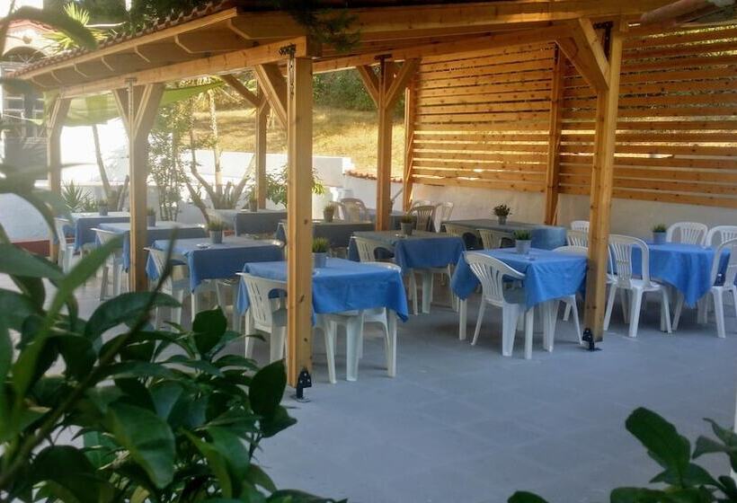 Roditsa Patritsia Apartments