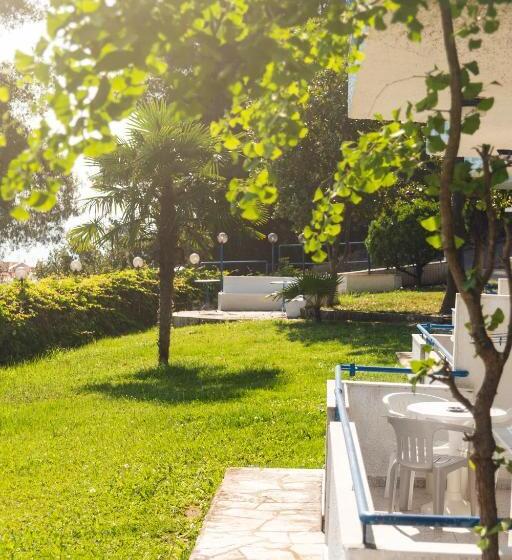 Roditsa Patritsia Apartments