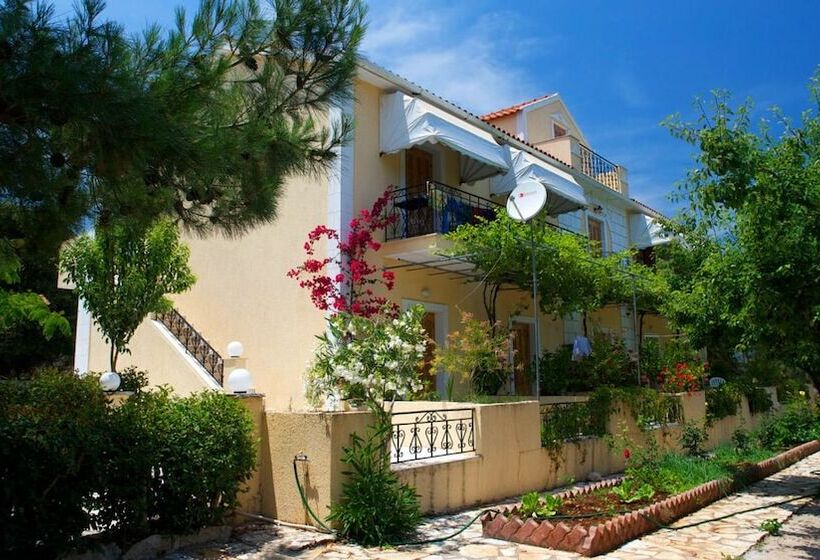 Stalaktites Studios And Apartments