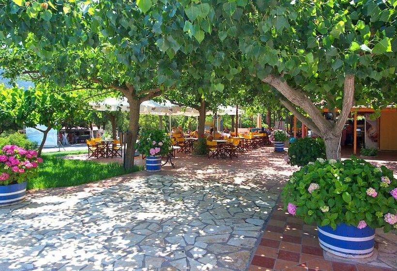 Stalaktites Studios And Apartments