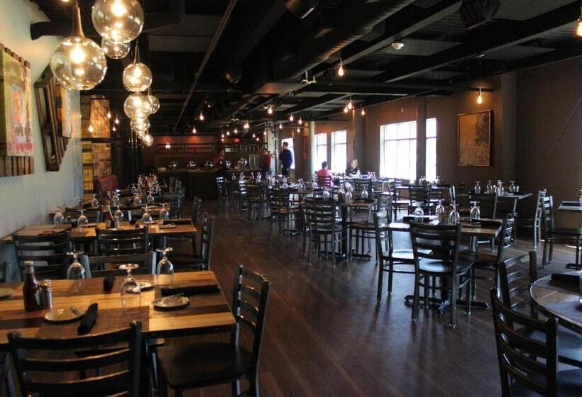 Warehouse Hotel At The Nook