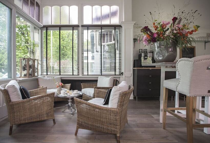 Zenzez Hotel & Lounge