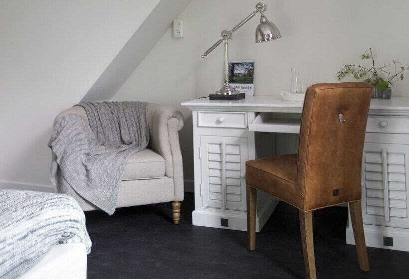 Zenzez Hotel & Lounge