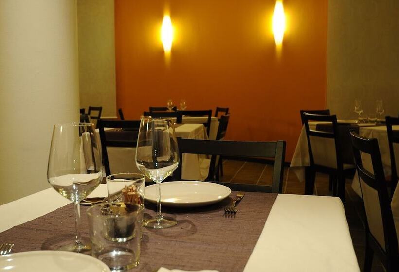 ホテル Albergo Leon Bianco Gonars