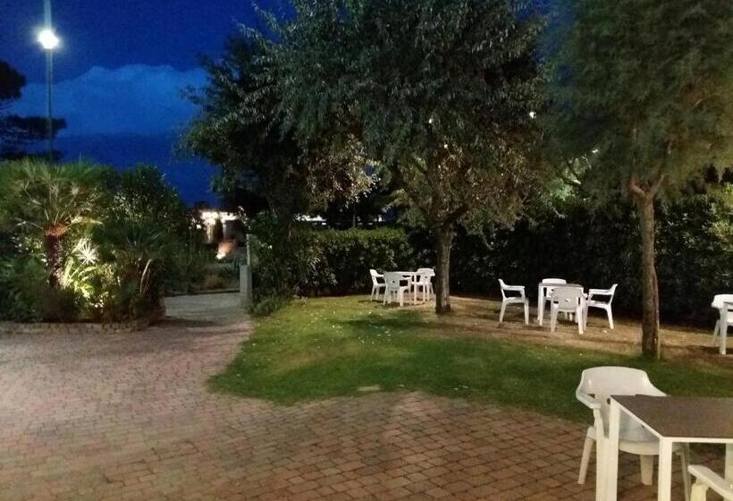 בית מלון כפרי Astor B&b