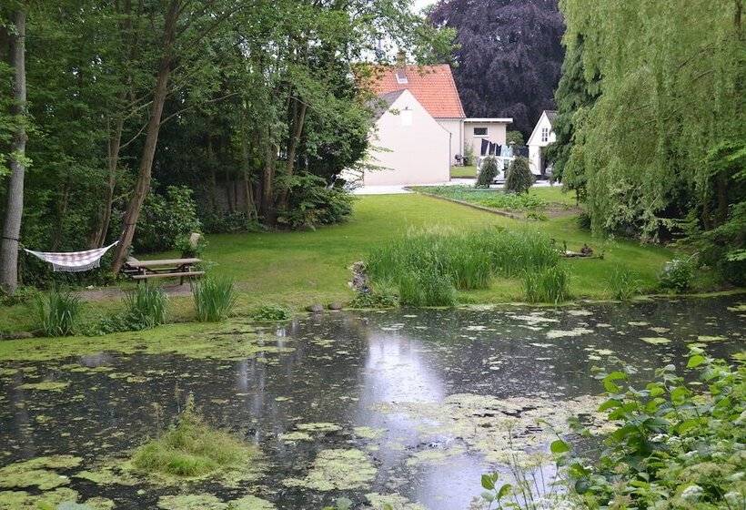 فندق By The Bridge Bed & Breakfast