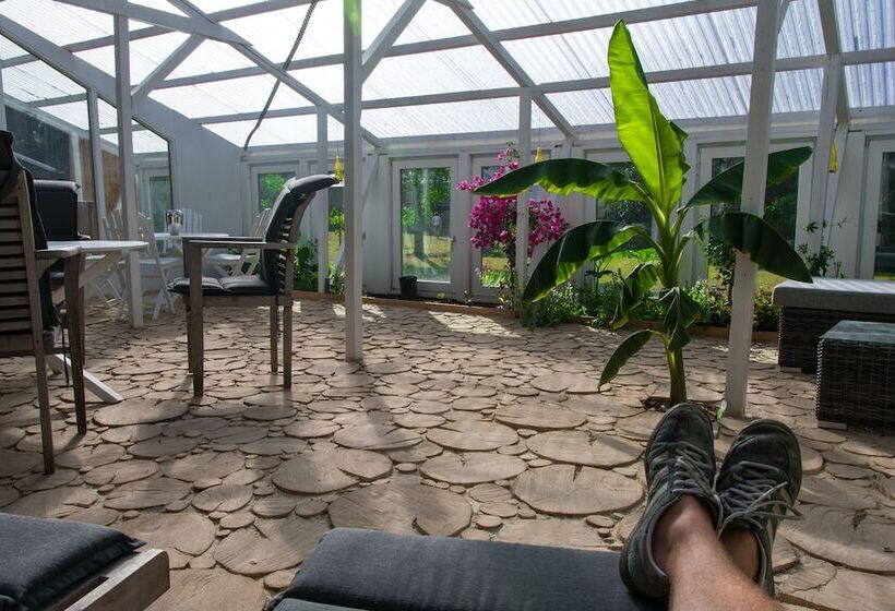 호텔 By The Bridge Bed & Breakfast