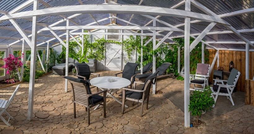 فندق By The Bridge Bed & Breakfast