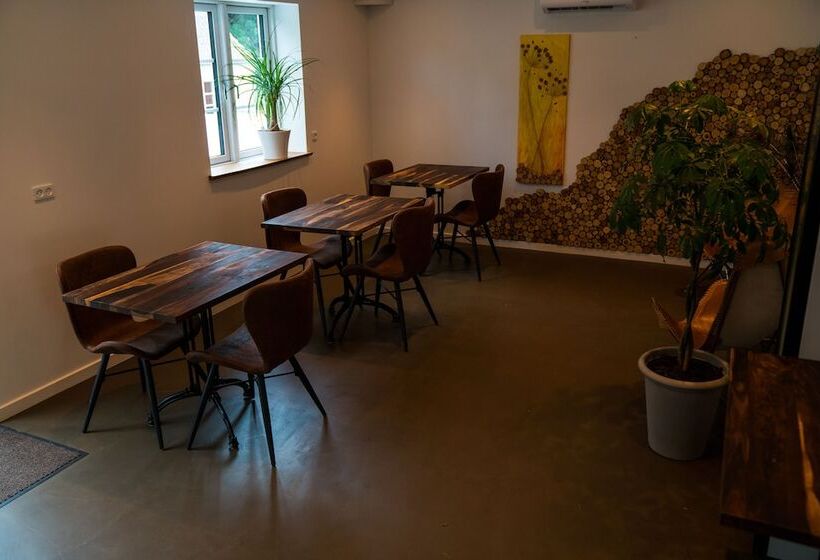 فندق By The Bridge Bed & Breakfast