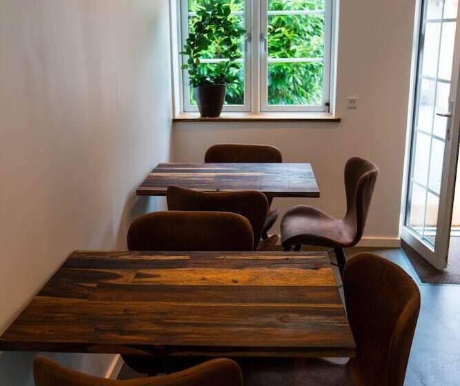 فندق By The Bridge Bed & Breakfast