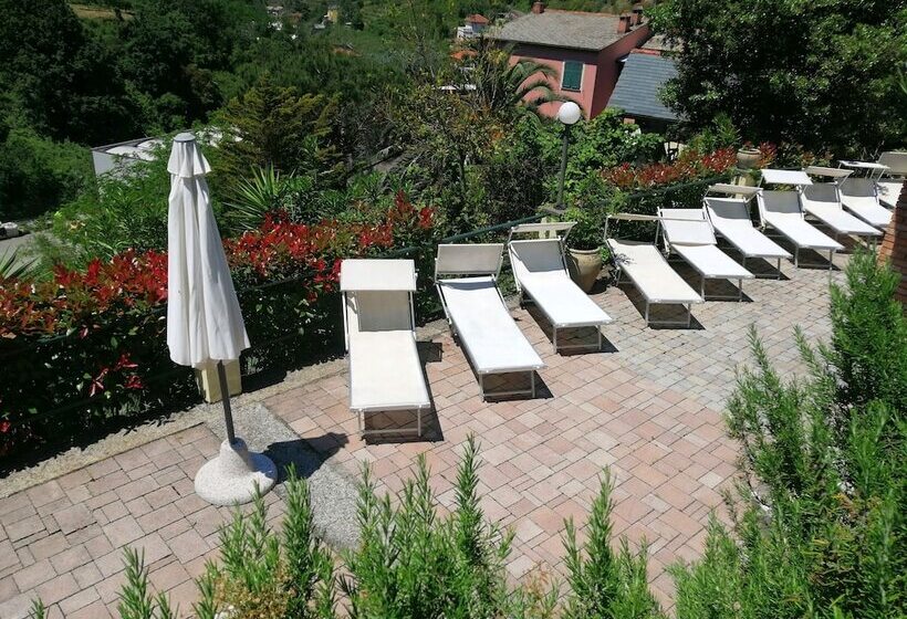 هتل Costa Morroni