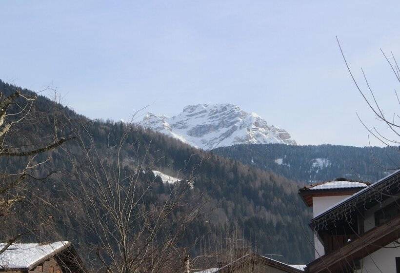 فندق Garni Al Nardis