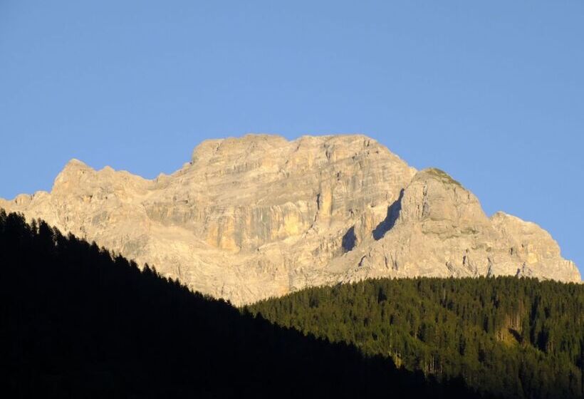 فندق Garni Al Nardis