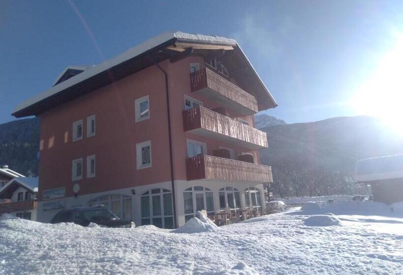 فندق Garni Al Nardis