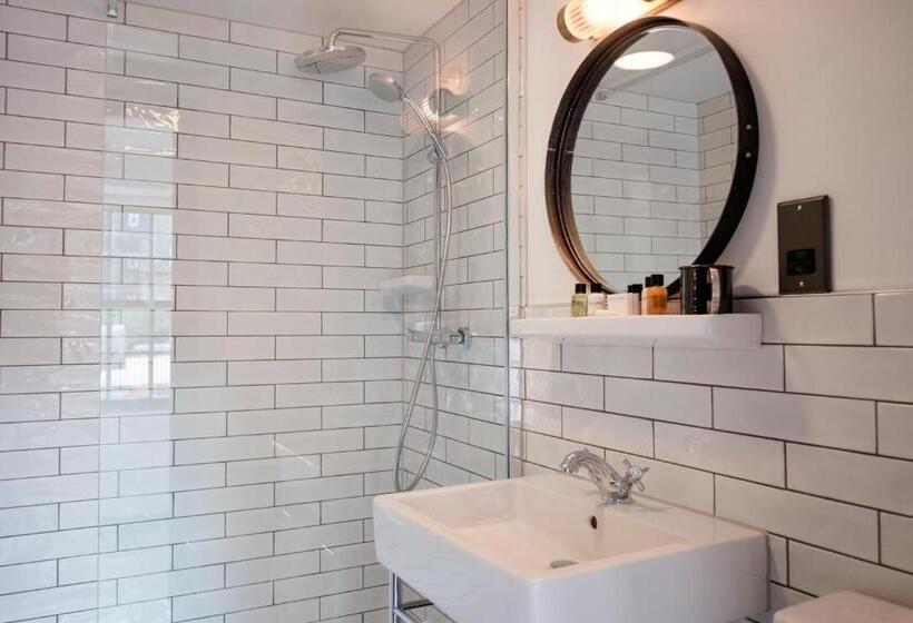 酒店 Head Of The River