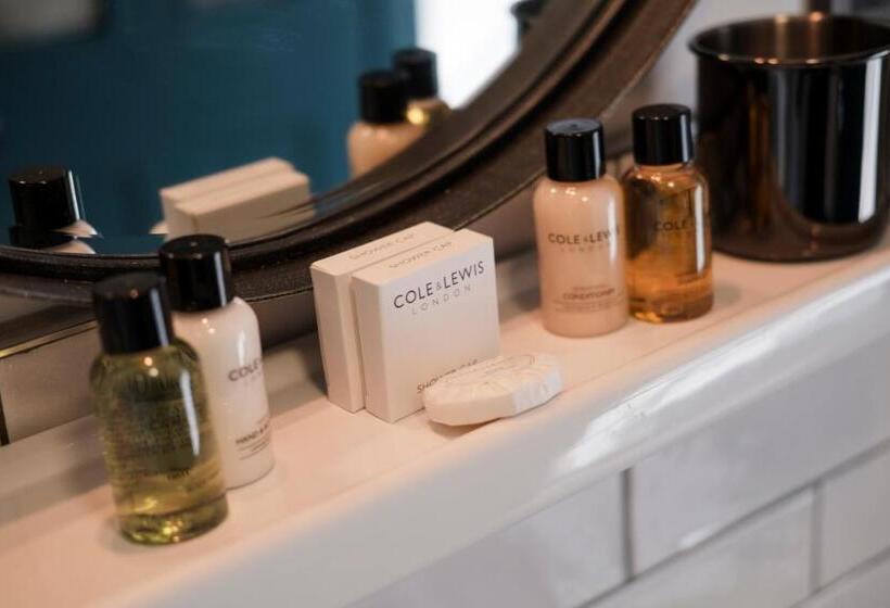 酒店 Head Of The River