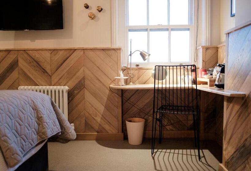 酒店 Head Of The River