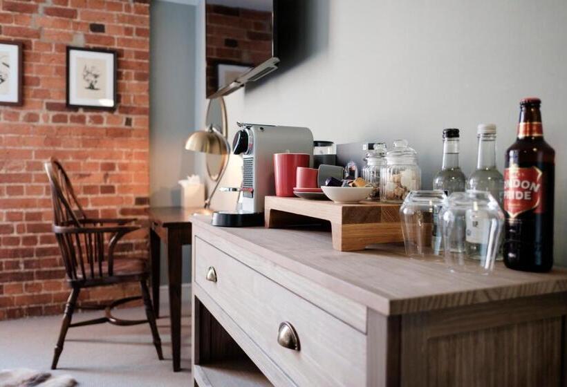 酒店 Head Of The River