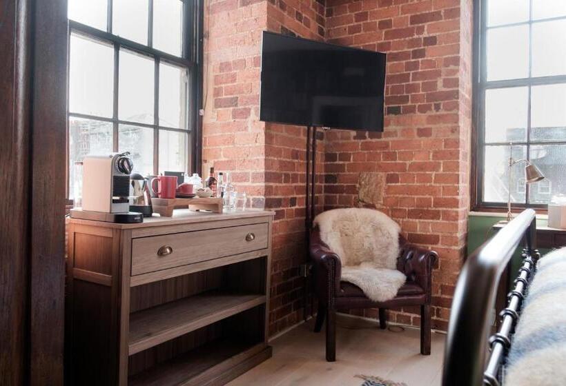 酒店 Head Of The River