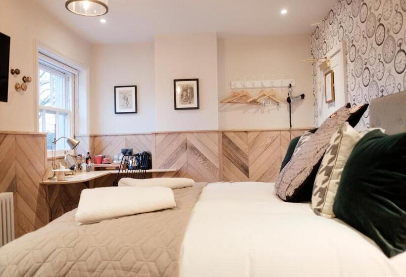 酒店 Head Of The River