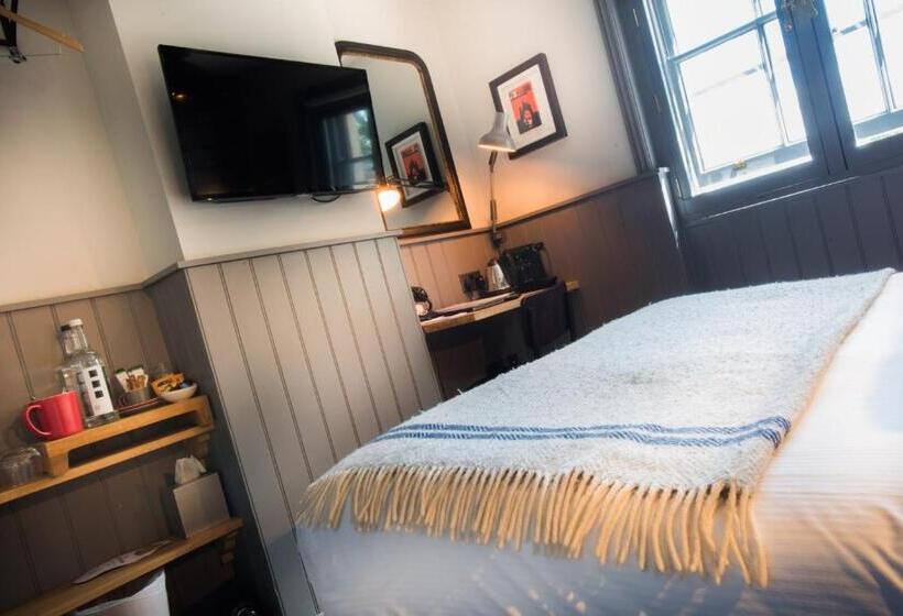 酒店 Head Of The River