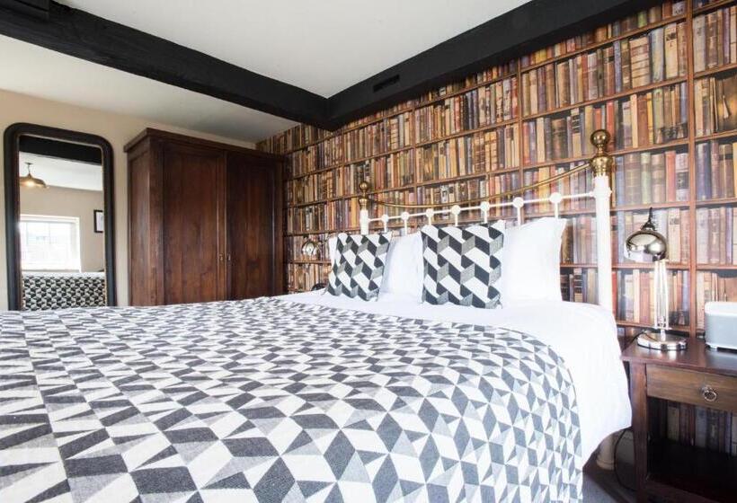 酒店 Head Of The River