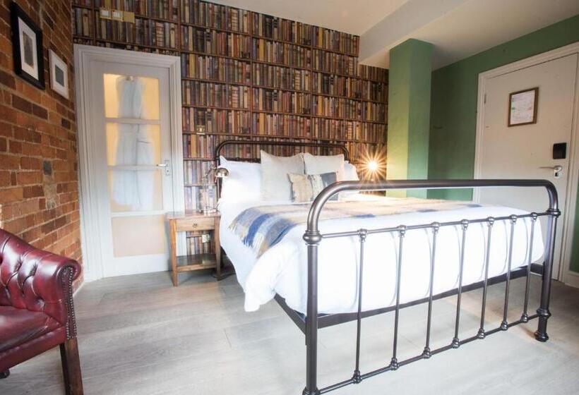 酒店 Head Of The River