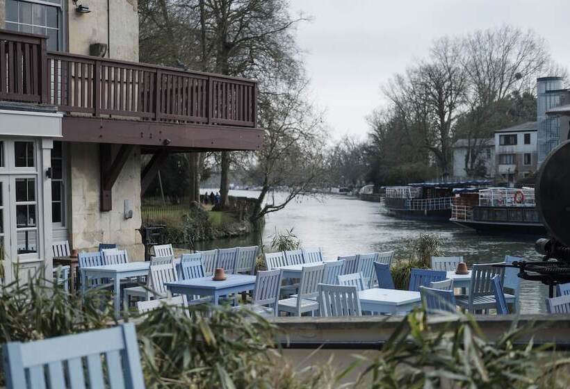 酒店 Head Of The River