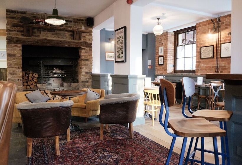 酒店 Head Of The River