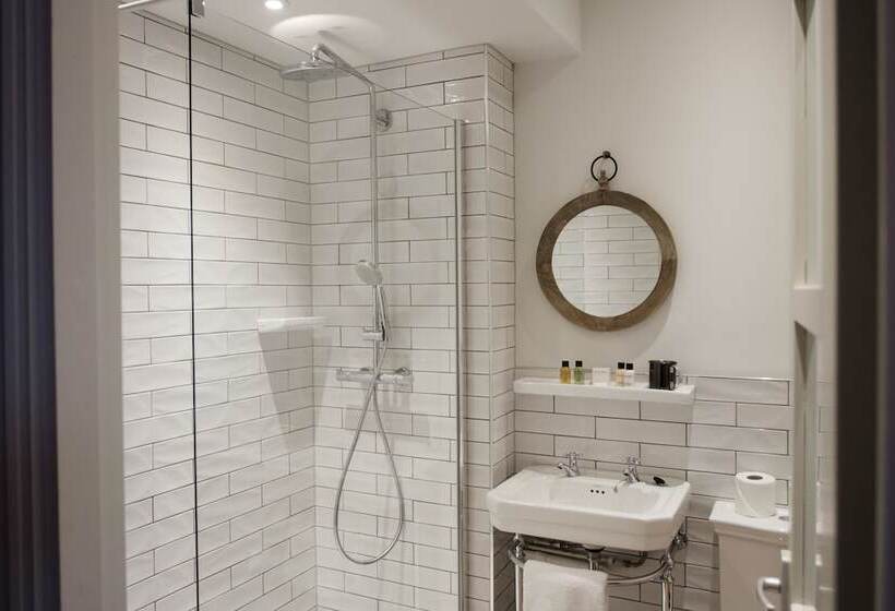 酒店 Head Of The River