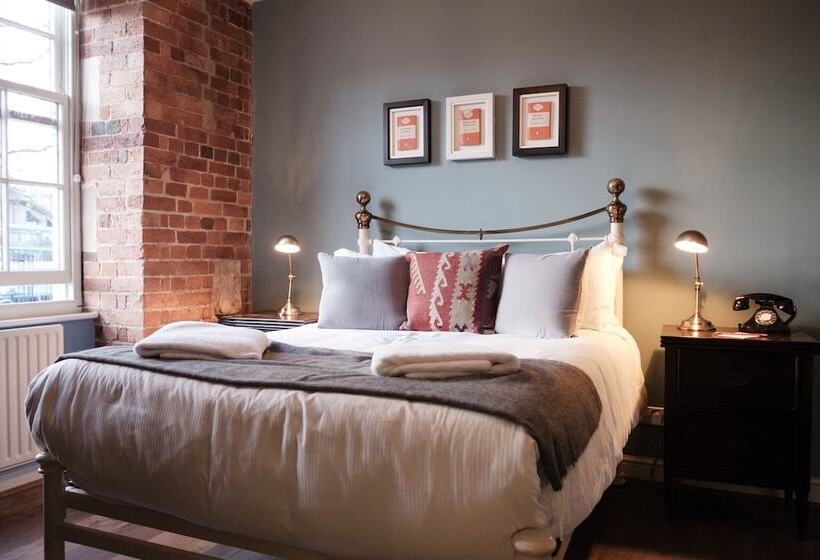 酒店 Head Of The River