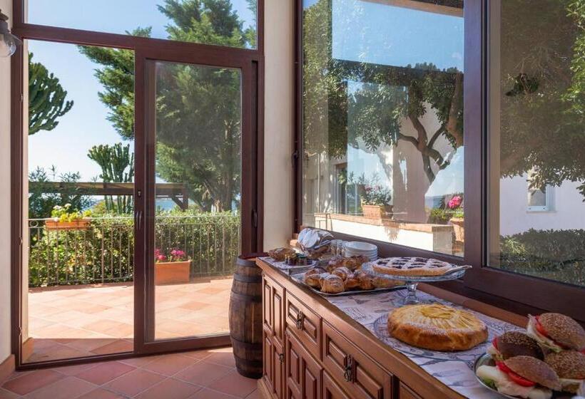 Отель Laguna Dei Fenici