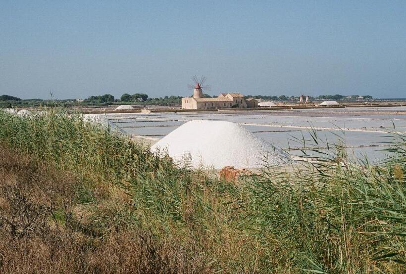 Отель Laguna Dei Fenici