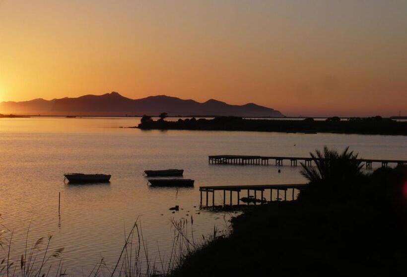 Отель Laguna Dei Fenici