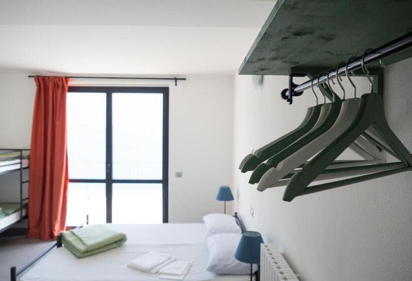 Отель Lake Como Beach Hostel